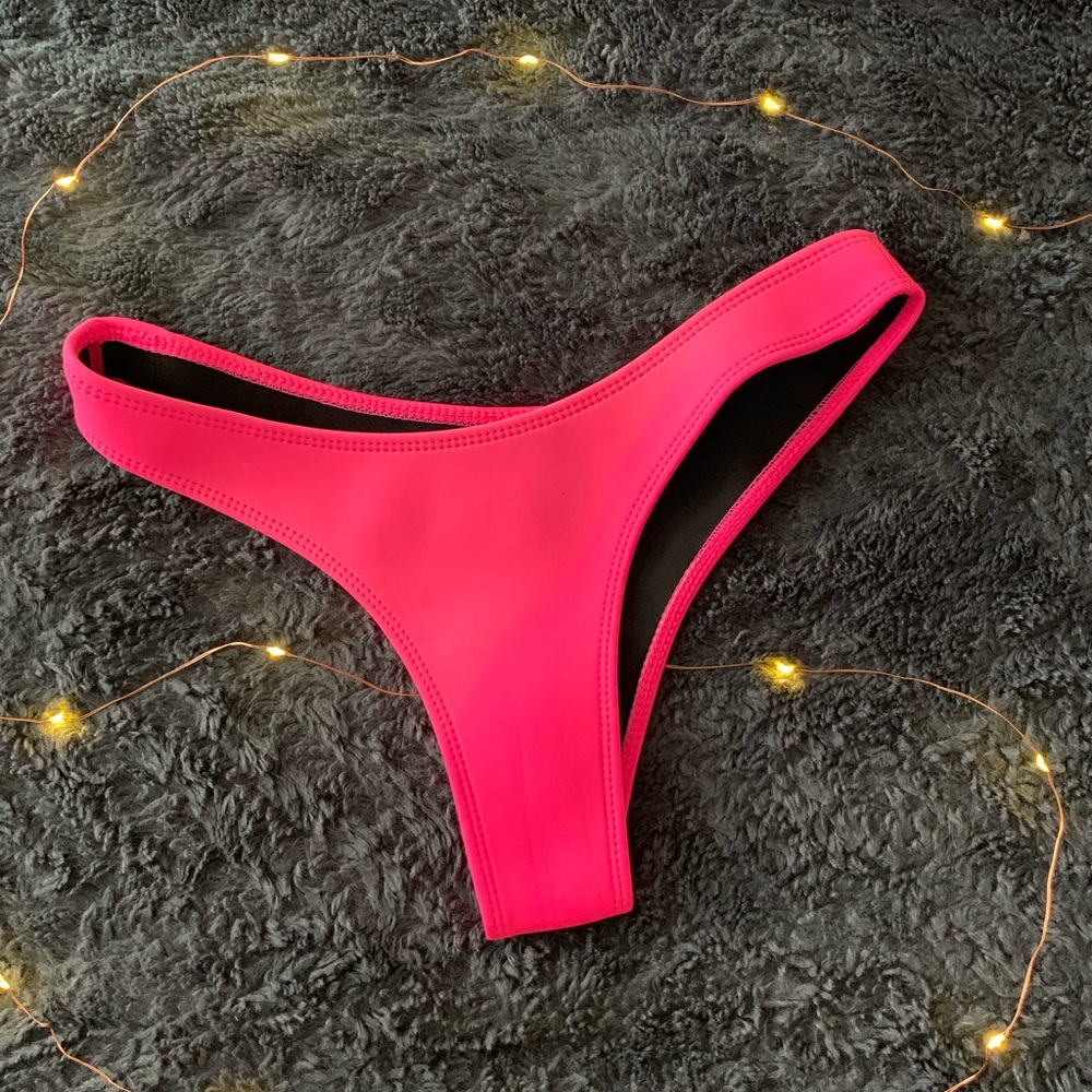 Hoaka neon pink hip bottoms